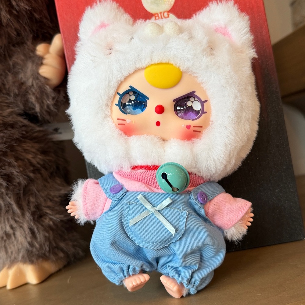 Baby Three Kitten Wardrobe Plush Pendant